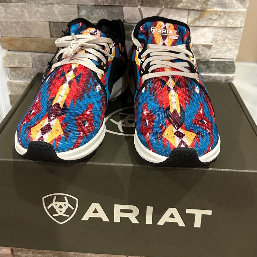 Ariat Fuse BLUE Aztec PRINT Size 7.5